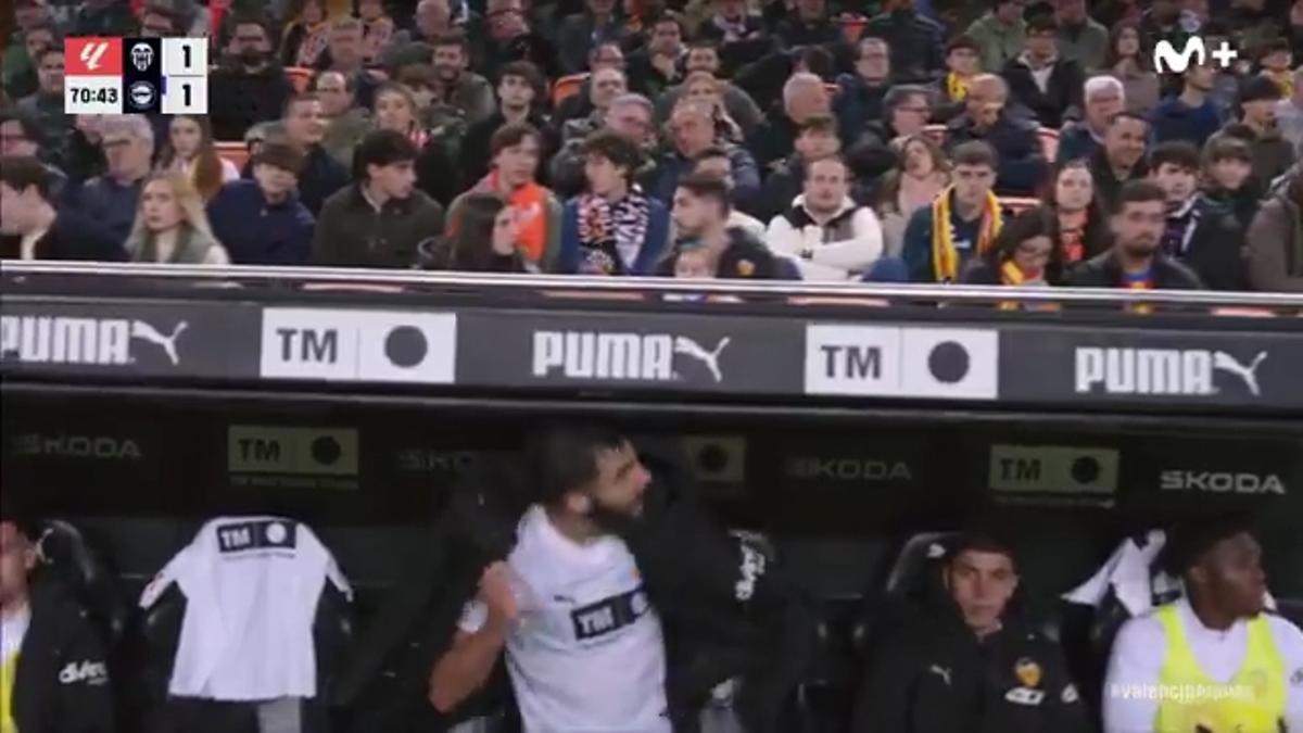 Monumental enfado de Luis Rioja en el Valencia CF – Deportivo Alavés