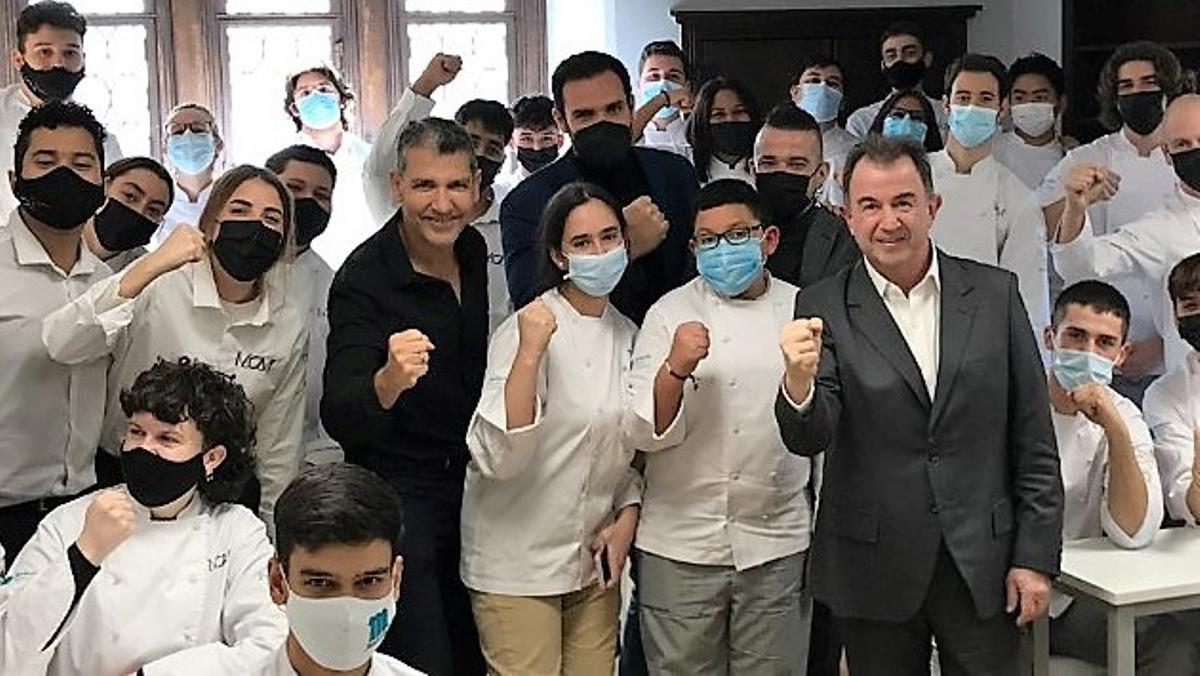 Paco Roncero y Martín Berasategui, durante la visita del chef vasco a Seeds.