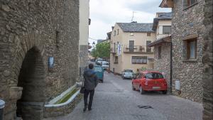 Una calle de Alp, municipio de la Cerdanya, en el Pirineo catalán.