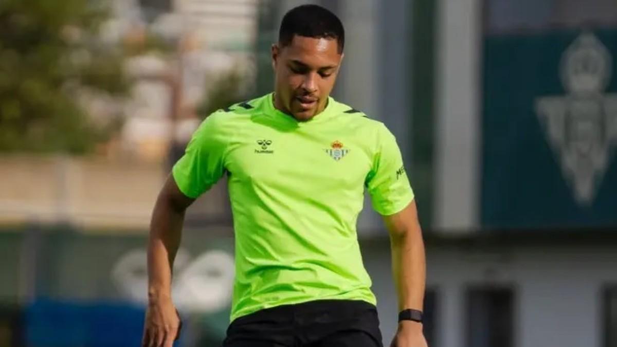 El primer gol de Vitor Roque frente el Gévora