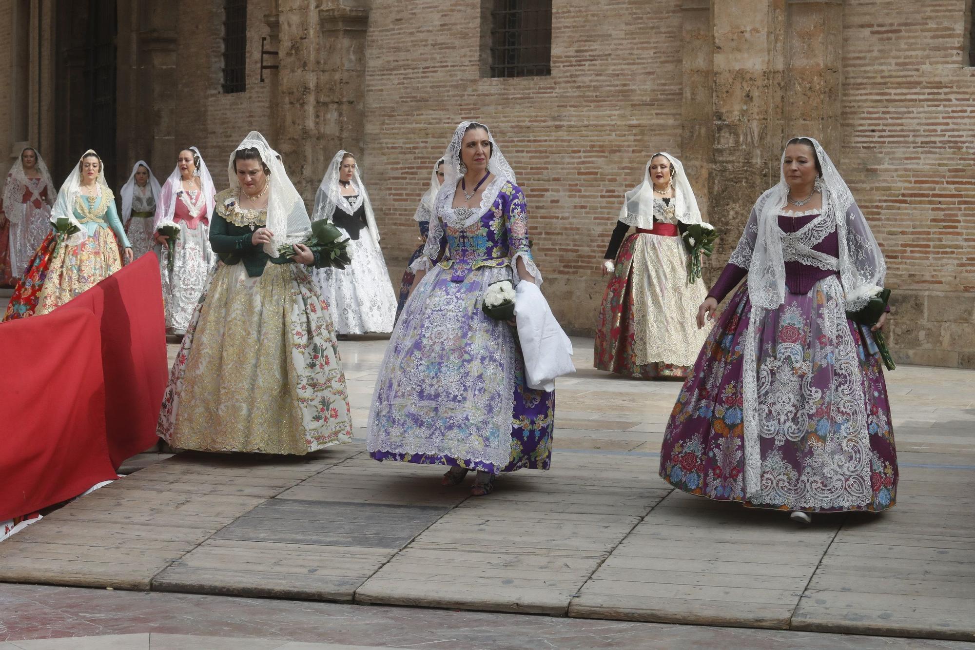 Búscate en el segundo día de ofrenda por la calle de la Paz (entre las 15:30 a las 17:00 horas)