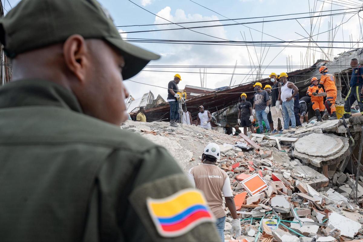 Colombia busca a supervivientes del terremoto