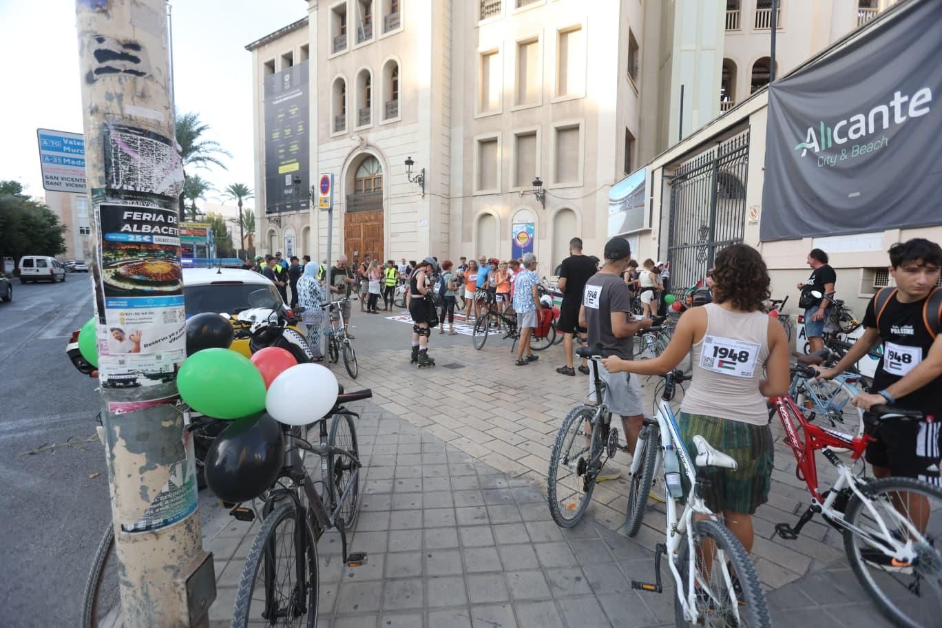 La revuelta ciclista en Alicante por Palestina, en imágenes