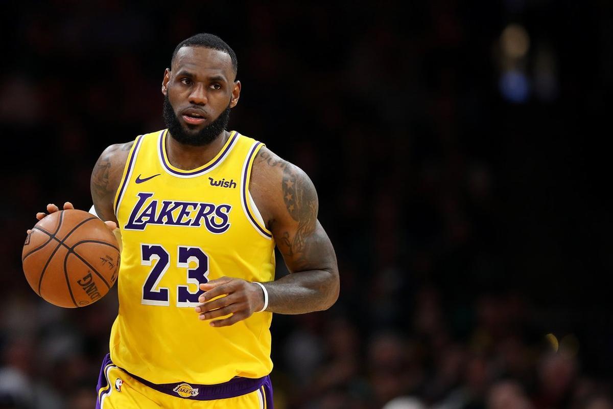 BOSTON, MASSACHUSETTS - FEBRUARY 07: LeBron James #23 of the Los Angeles Lakers dribbles against the Boston Celtics during the second half at TD Garden on February 07, 2019 in Boston, Massachusetts. NOTE TO USER: User expressly acknowledges and agrees that, by downloading and or using this photograph, User is consenting to the terms and conditions of the Getty Images License Agreement.   Maddie Meyer/Getty Images/AFP