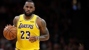 BOSTON, MASSACHUSETTS - FEBRUARY 07: LeBron James #23 of the Los Angeles Lakers dribbles against the Boston Celtics during the second half at TD Garden on February 07, 2019 in Boston, Massachusetts. NOTE TO USER: User expressly acknowledges and agrees that, by downloading and or using this photograph, User is consenting to the terms and conditions of the Getty Images License Agreement.   Maddie Meyer/Getty Images/AFP