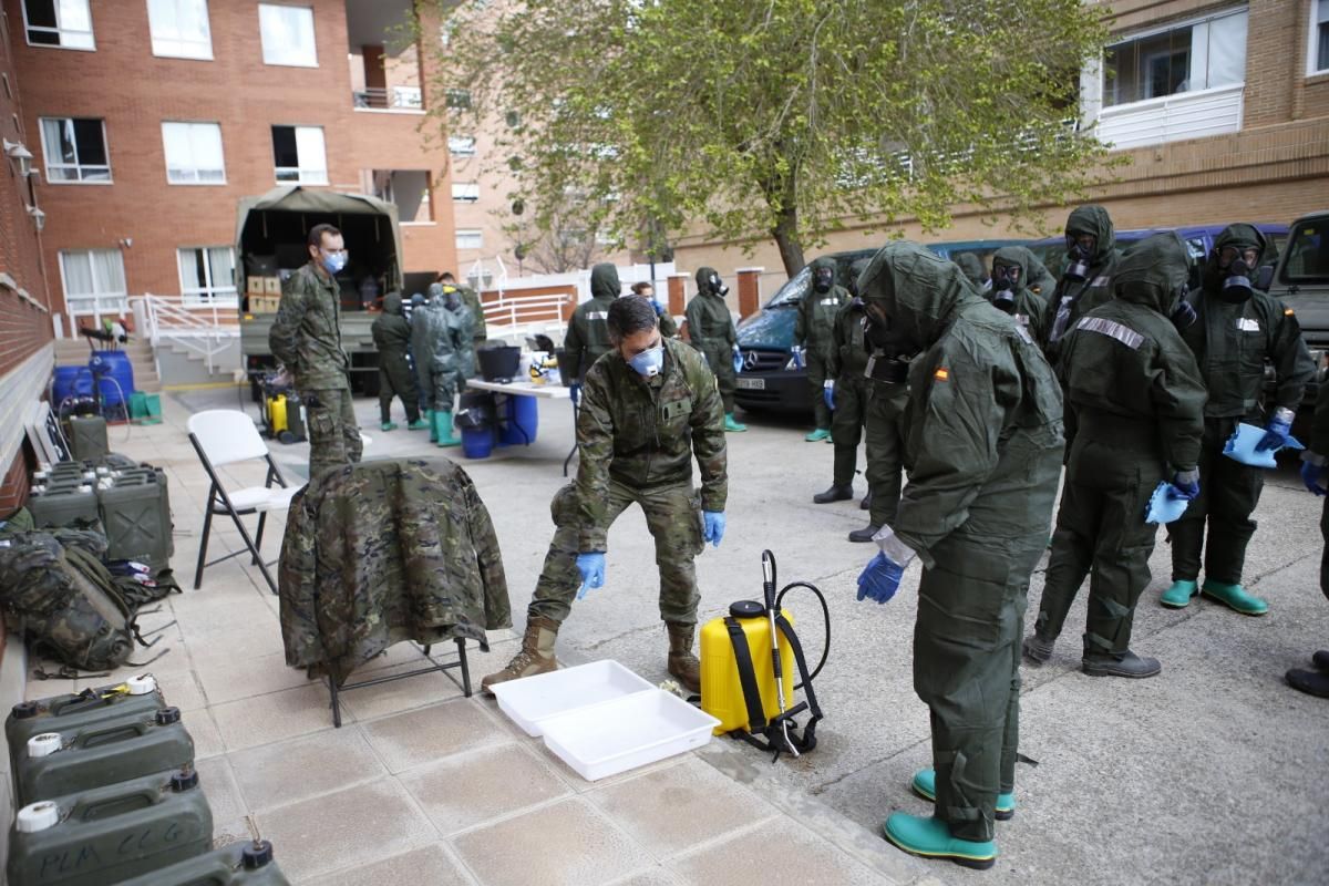 Desinfección de residencias por la Brigada Aragón I