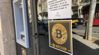 Robado un cajero de bitcoin en Barcelona con el método del alunizaje