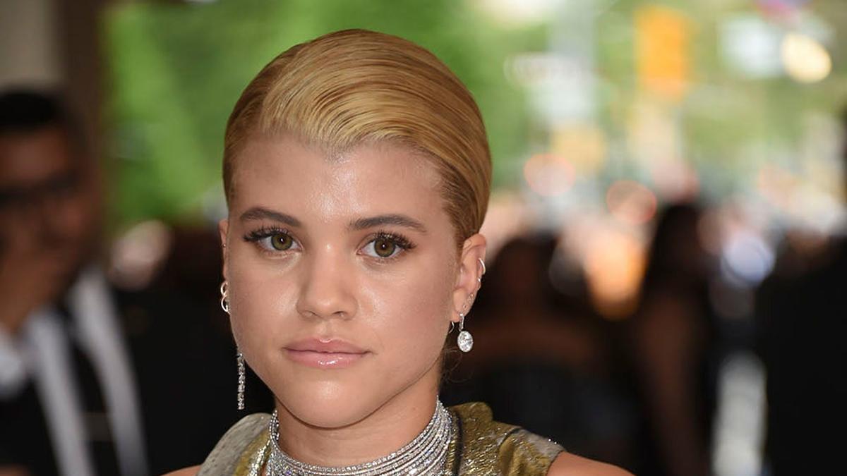 Sofia Richie demostrando que no ha venido a reírse a la Gala Met 2017