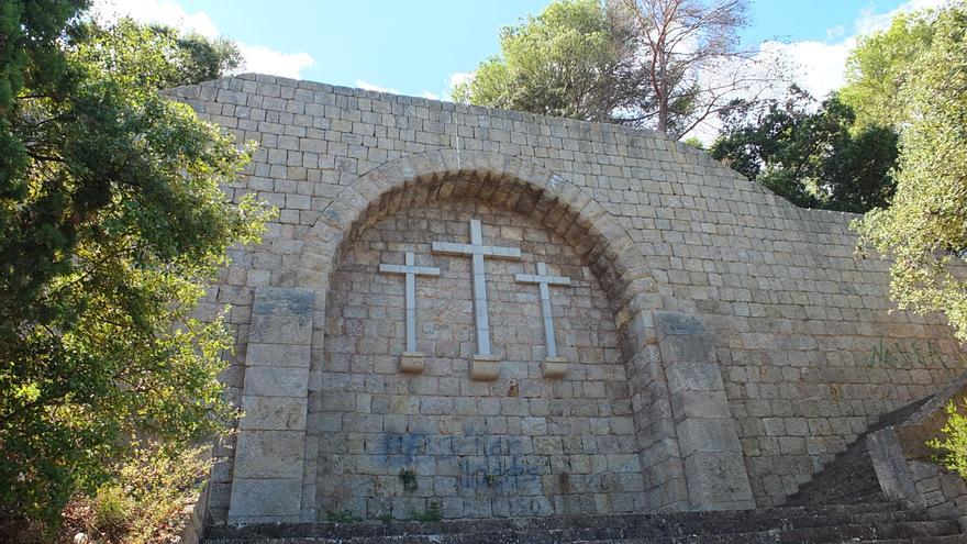 Denuncian el expolio de piedras del monumento de las Tres Creus de Sóller