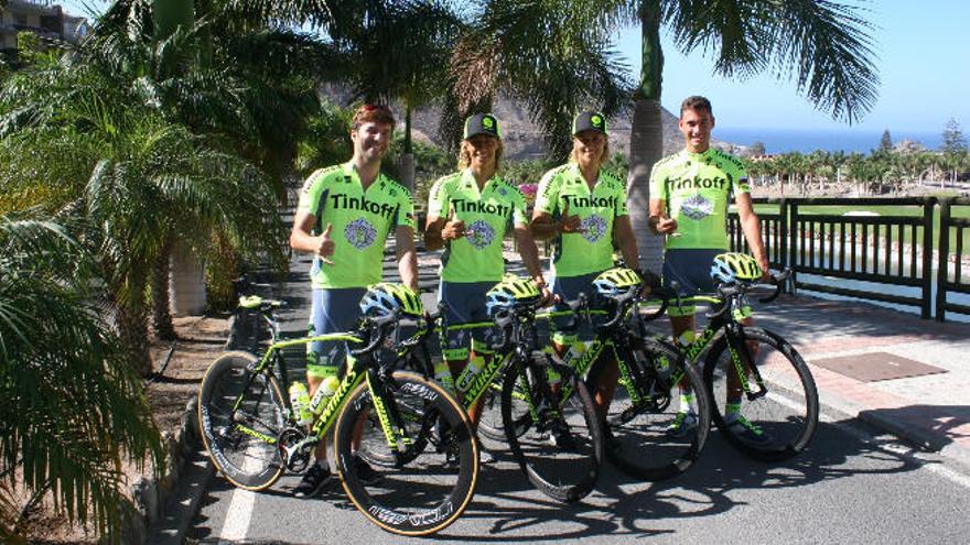 Las hermanas Ruano estrenan la escuela Tinkoff de Anfi Tauro