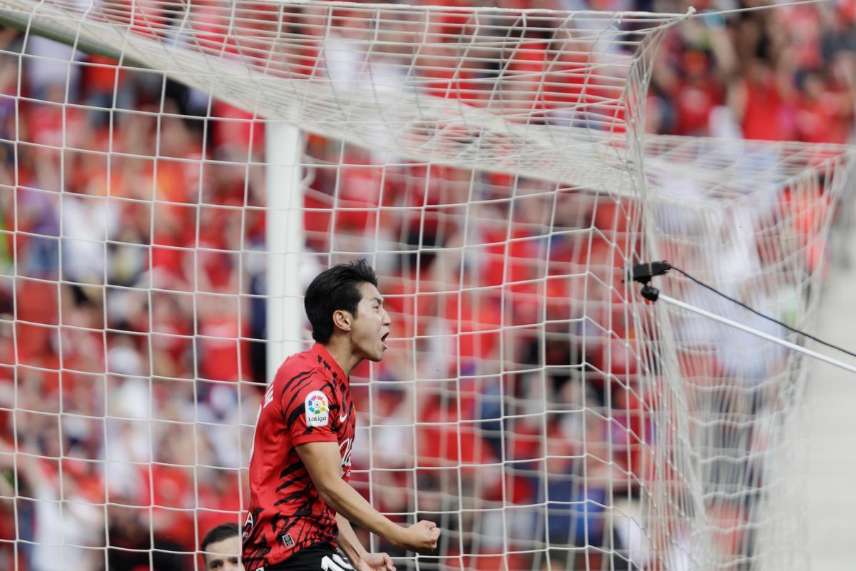 Kang celebra su gol ante la Real Sociedad.