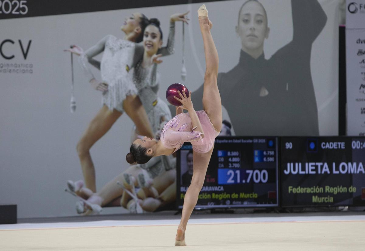 Gimnasta, en plena competición.