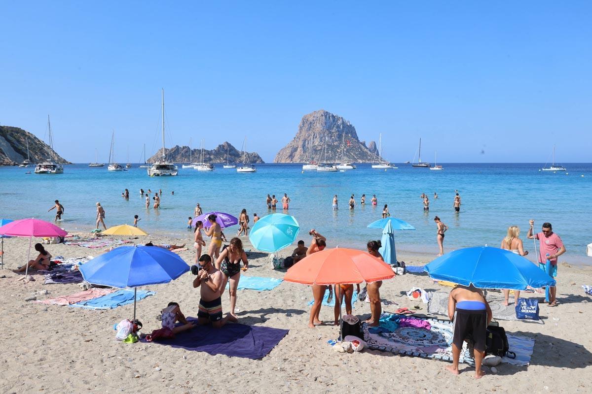 Galería: Reabre el parking de Cala d'Hort