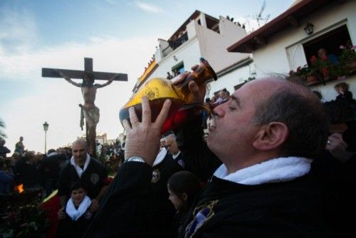 Alicante se vuelca con la procesión de Santa Cruz