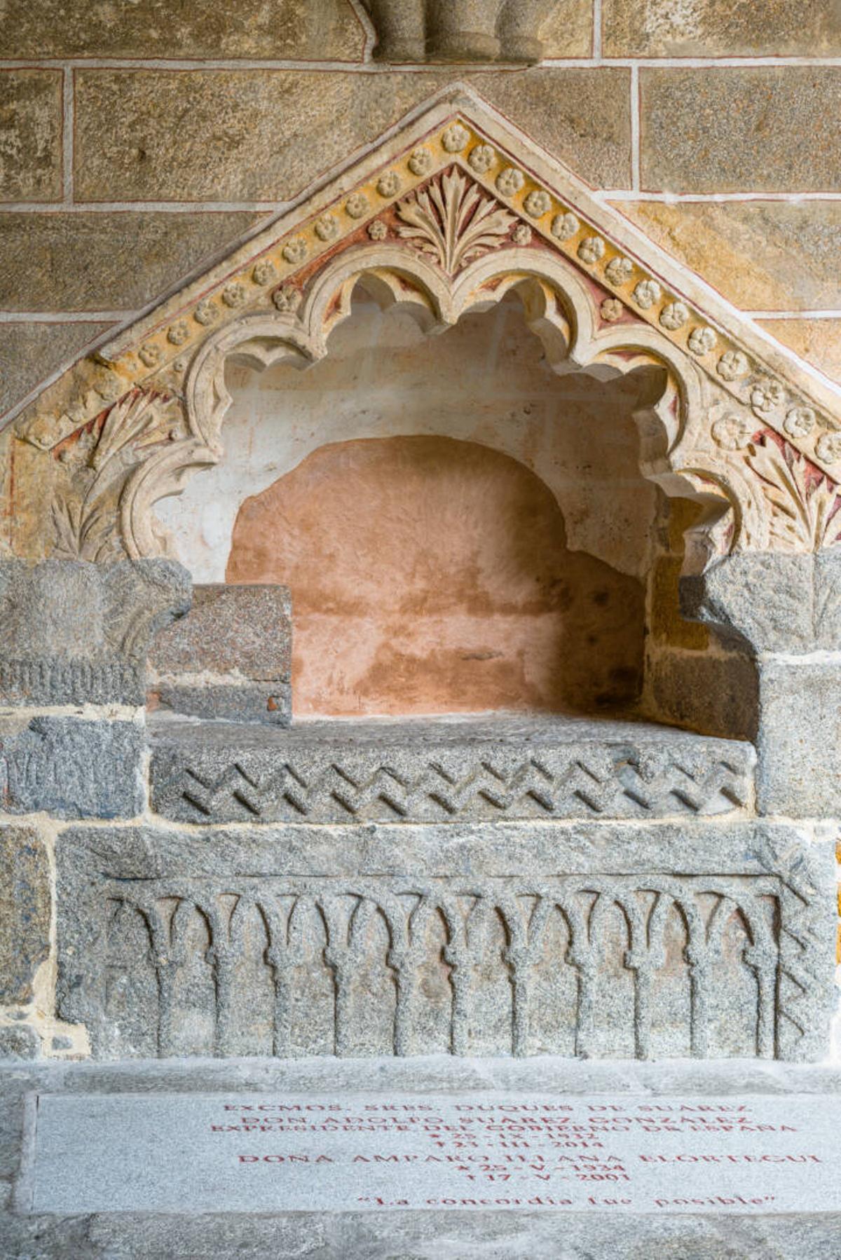 En la Catedral de Ávila se encuentran las sepulturas de Claudio Sánchez-Albornoz y Adolfo Suárez