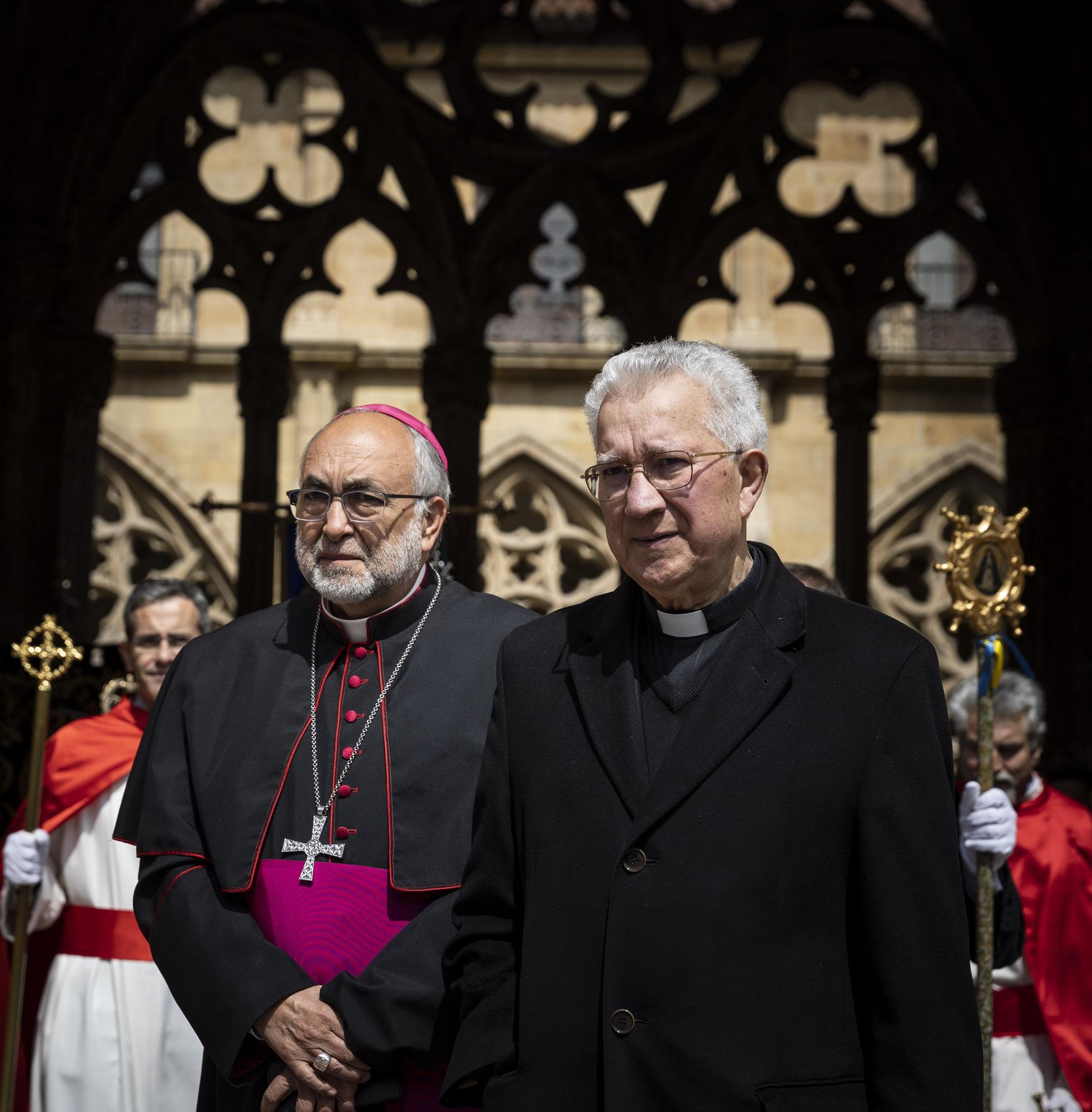 Oviedo despide a lo grande la Semana Santa: mira las fotos de la procesión del Resucitado