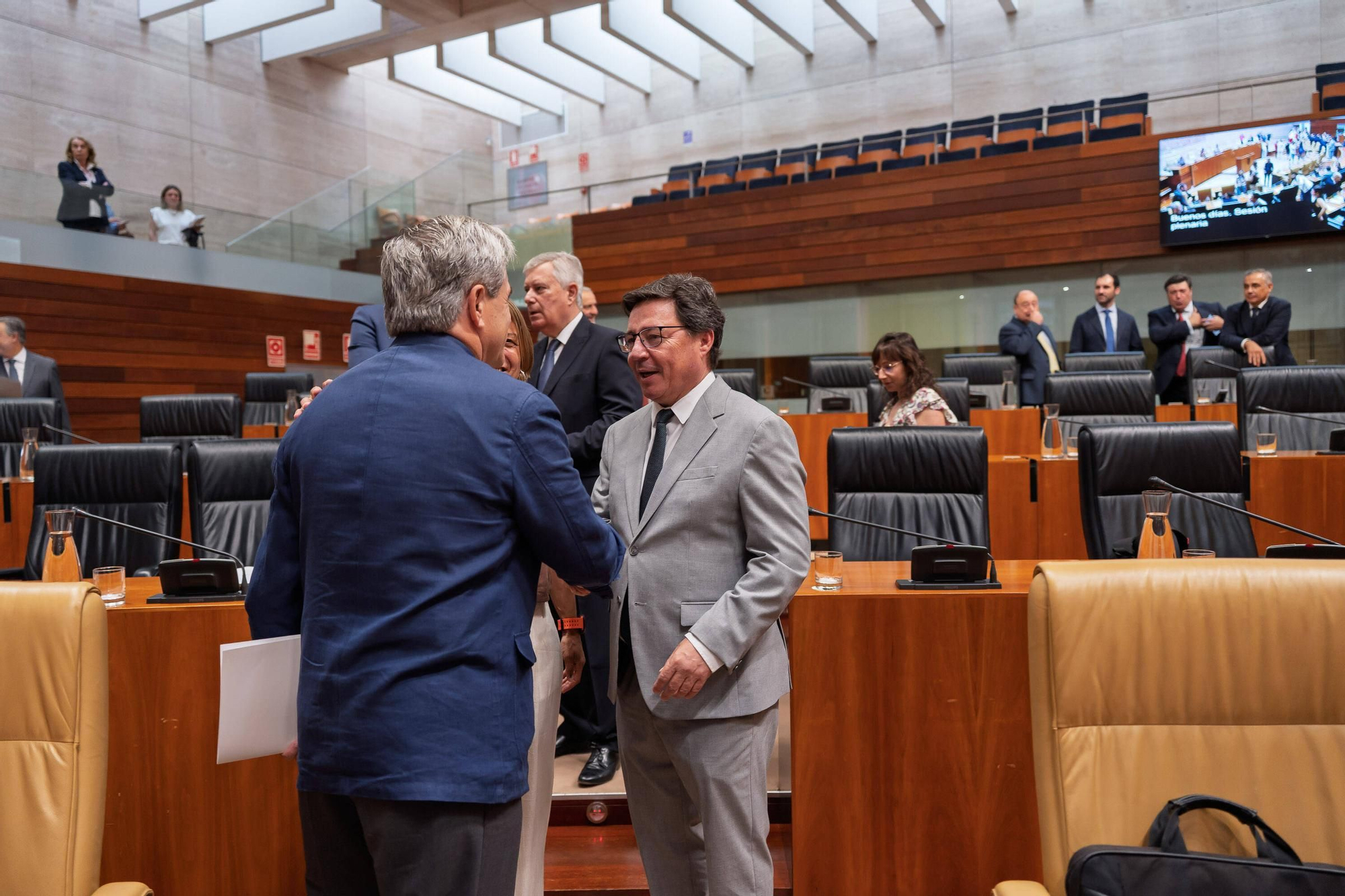Fotogalería | Las imágenes del pleno en la Asamblea de Extremadura