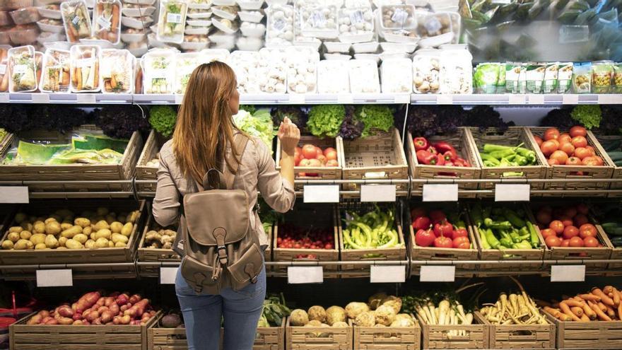 Carmen Pérez Novo, ginecóloga: "La obsesión extrema por consumir comida saludable puede llevar a la desnutrición e incluso la muerte"