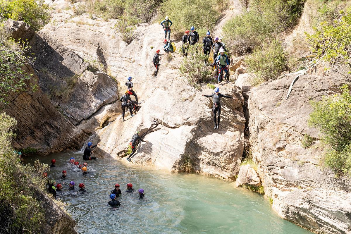 Los estudiantes de CAFYD también se benefician de formación práctica complementaria en el privilegiado entorno natural de la provincia.