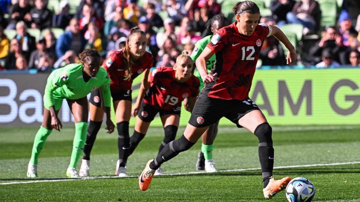 Christine Sinclair falló un penalti para Canadá