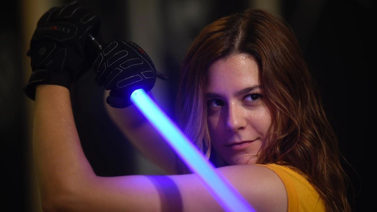 Marta Fonteseré, instructora de combates con sables de luz, en Ludosport Barcelona.