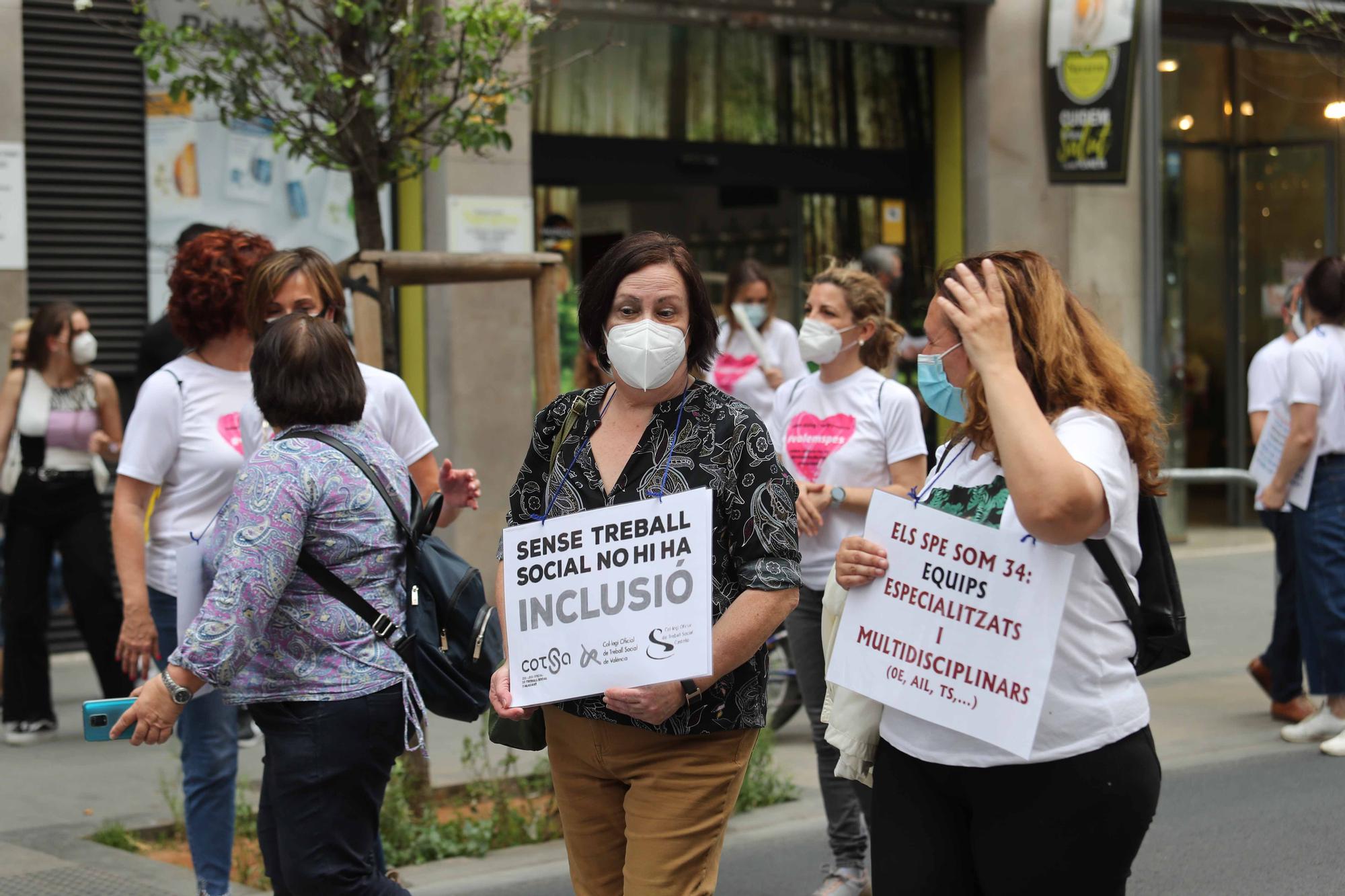 Protesta en València contra el "desmantelamiento" de los SPES y reclama "diálogo" a Educación