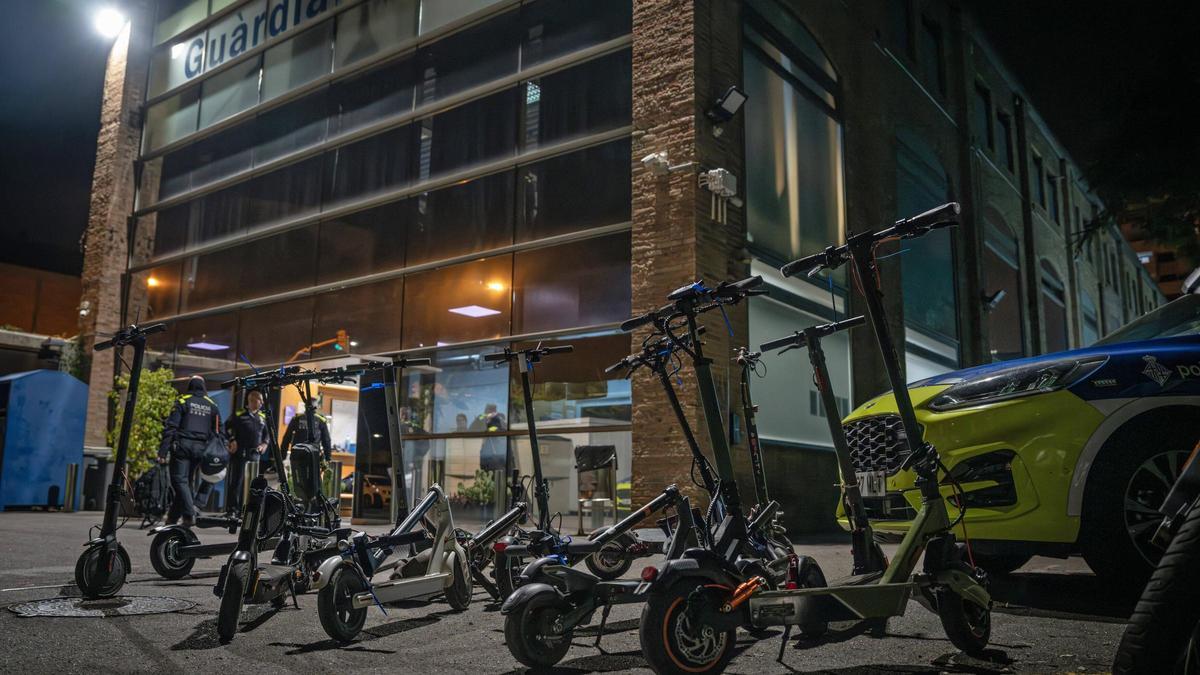 Macrodispositivo policial contra los ladrones en patinete eléctrico en Barcelona