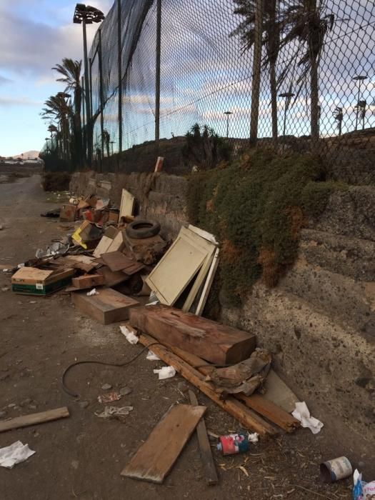 Los vertidos de materiales convierten al barranco Real de Telde en un estercolero