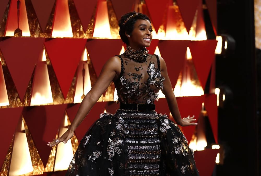 La cantante y actriz Janelle Monae, de 'Figuras ocultas', con uno de los peores 'looks' de la noche.