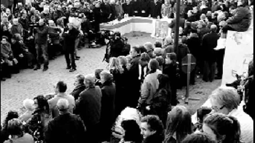 Un momento del Cabildo celebrado ayer a las faldas del castillo de Sax