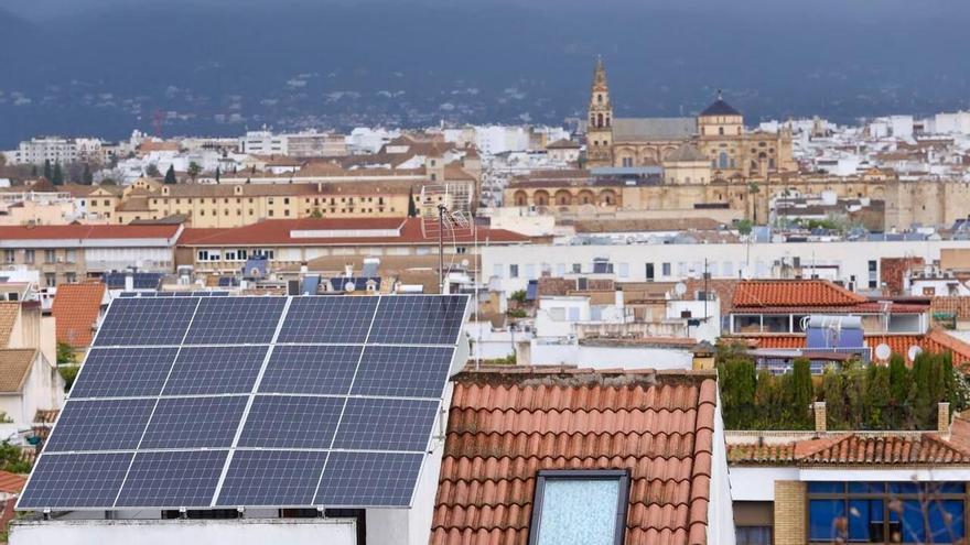 Así es la propuesta de Urbanismo para permitir la instalación de placas solares en el casco histórico de Córdoba