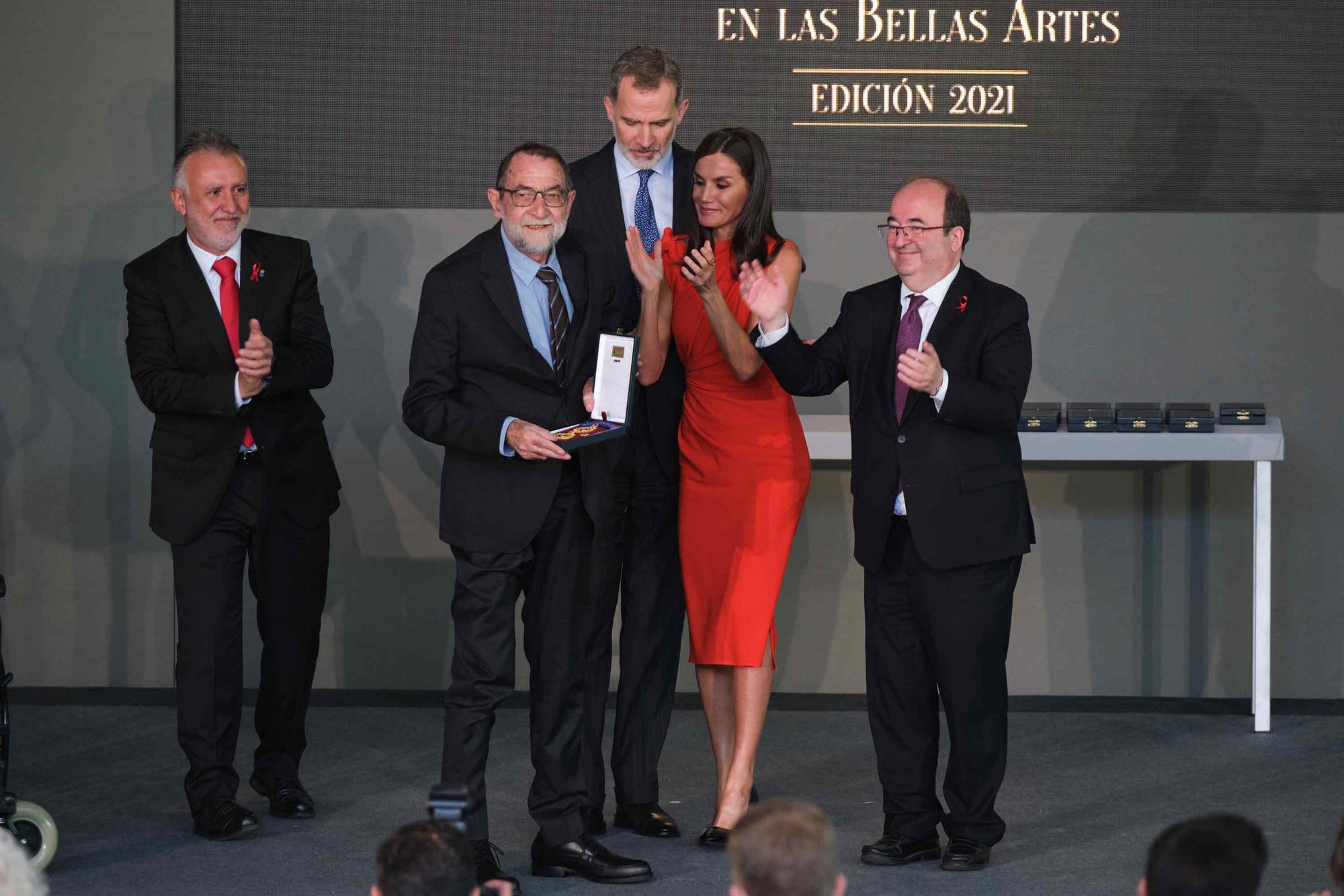 Los Reyes entregan en las Islas las Medallas de Oro al Mérito en las Bellas Artes a 32 personalidades de la cultura