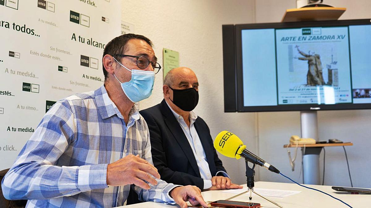 José Luis Hernando y AntonioRodríguez en la presentación del curso