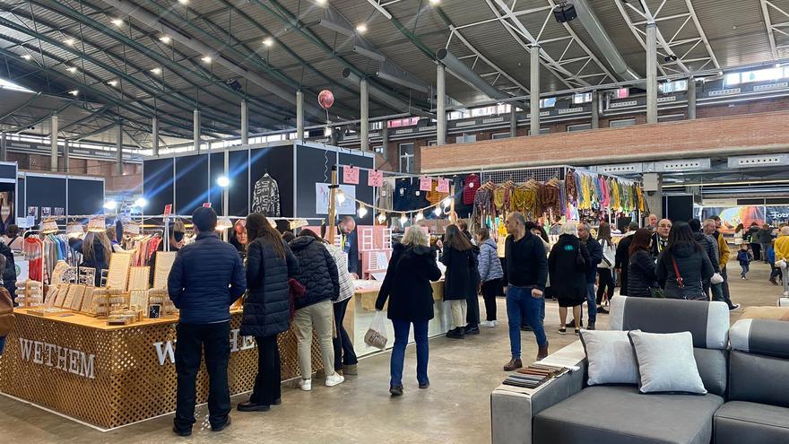 Bona afluència de públic  al Radical Market de Girona