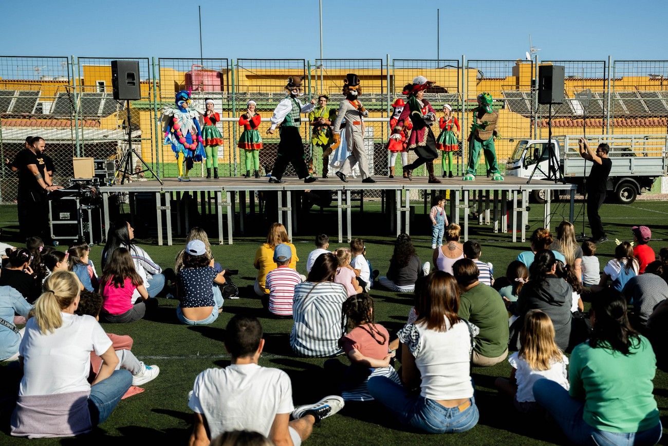 Miles de personas llenan de ilusión el Estadio de Barrial en la llegada de los Reyes Magos