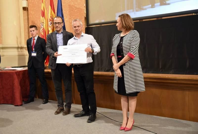 Imágenes de la ceremonia de premios por el Día de la Educación Aragonesa 2016