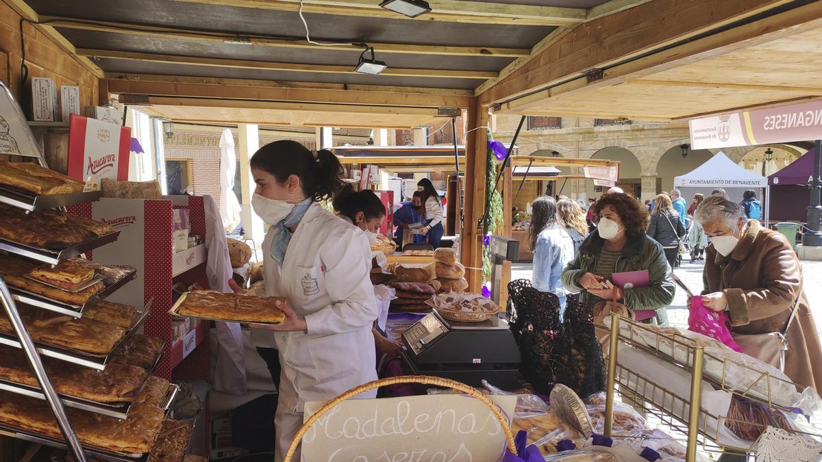 El buen tiempo estímulo la presencia de público en la feria durante toda la jornada.