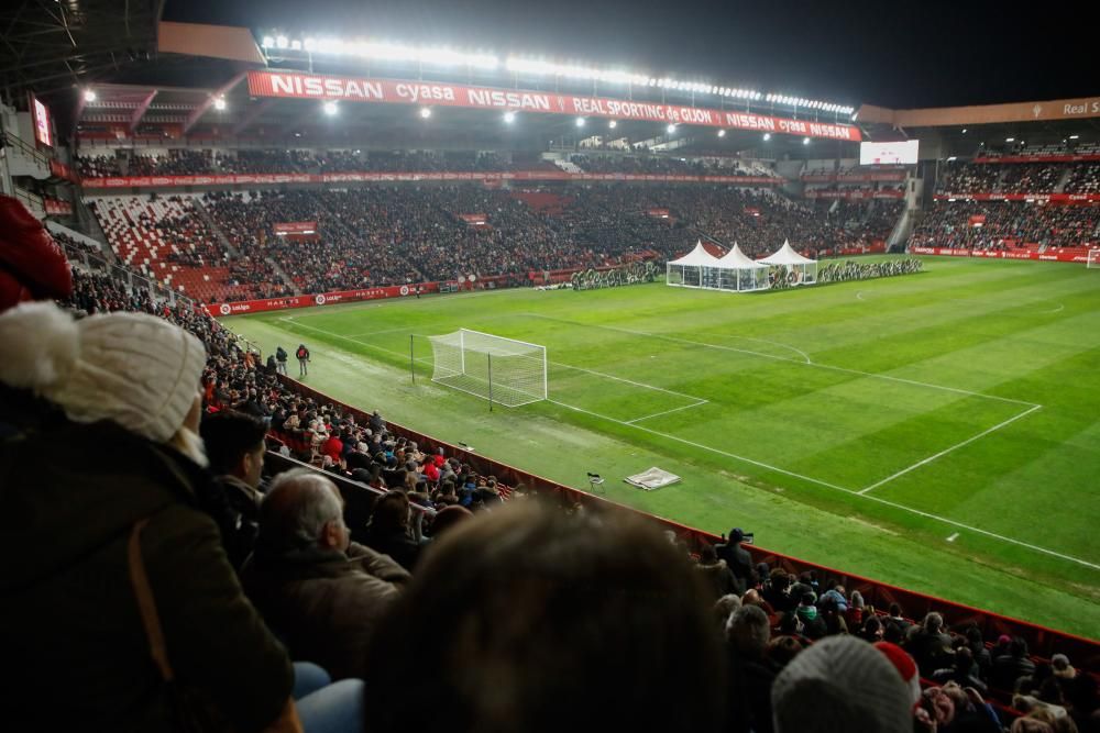 Miles de personas despiden a Quini en un abarrotado estadio de El Molinón