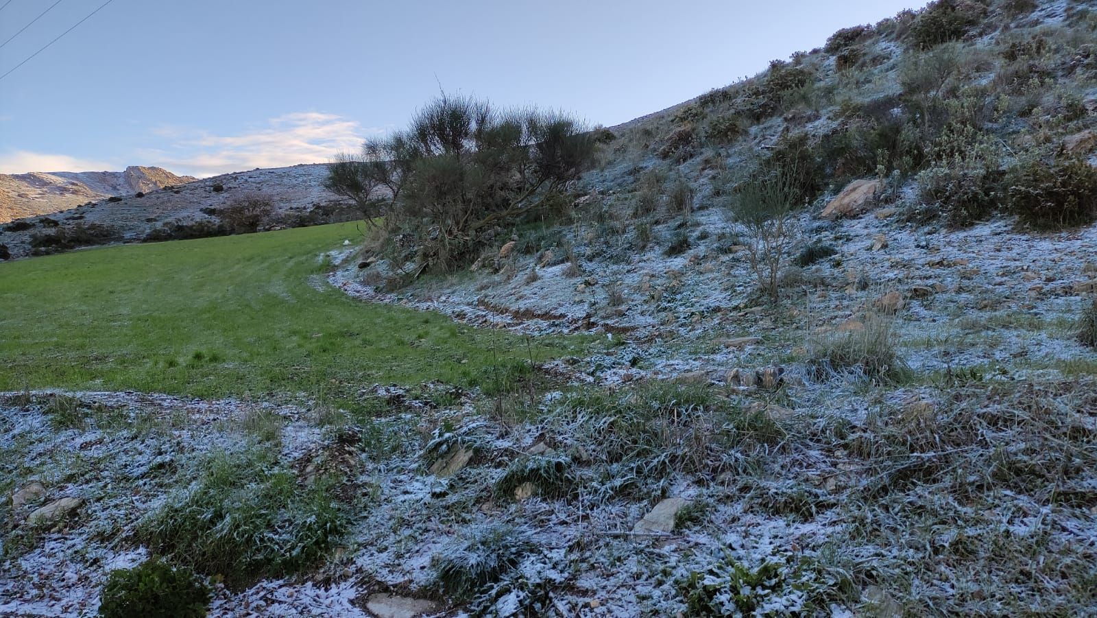 La nieve cubre de blanco El Torcal de Antequera