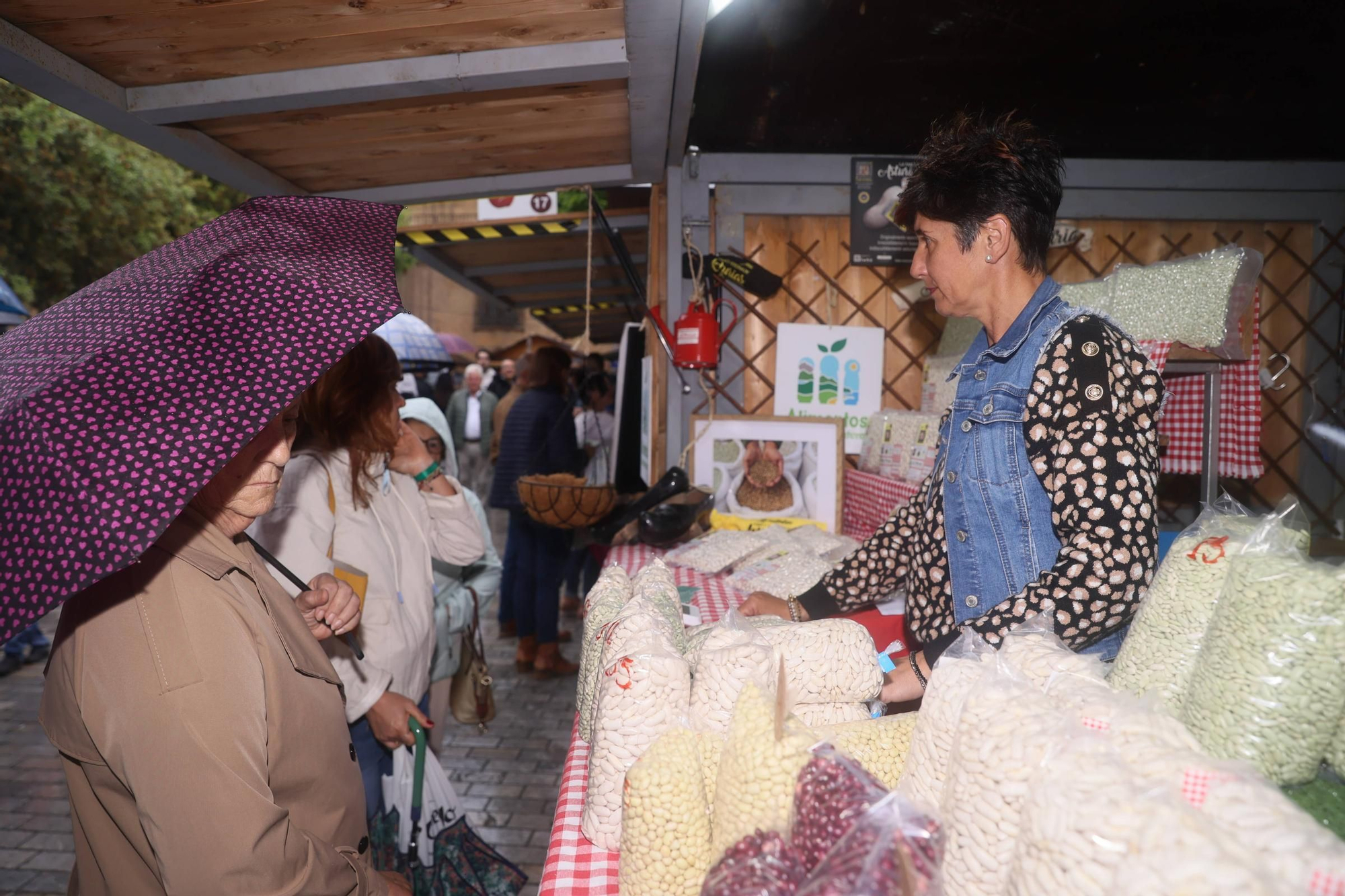 EN IMÁGENES | Último día de la feria de La Ascensión que convivió con el partido por el ascenso