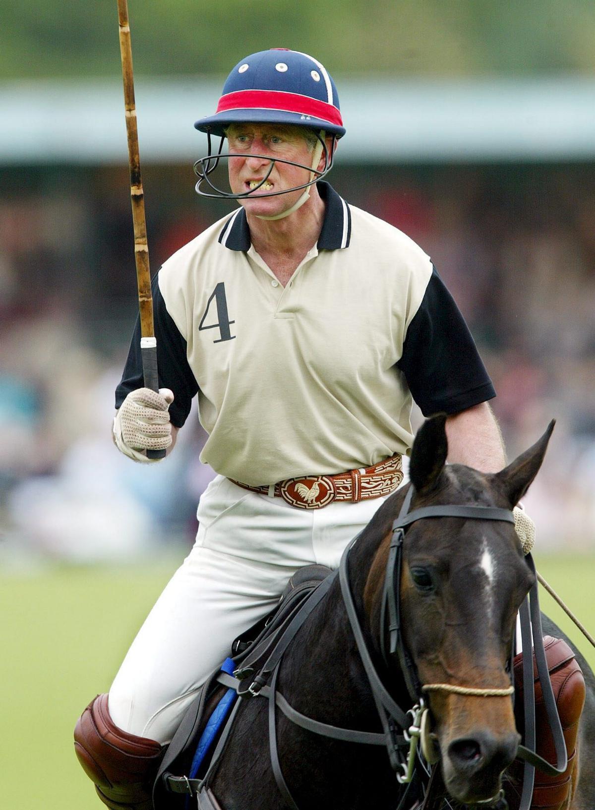 Príncipe Carlos de Inglaterra. El príncipe Carlos de Inglaterra durante un partido del Kuoni World Class Polo Day celebrado en Ewhurst, Reino Unido, hoy domingo 29 de mayo 2005