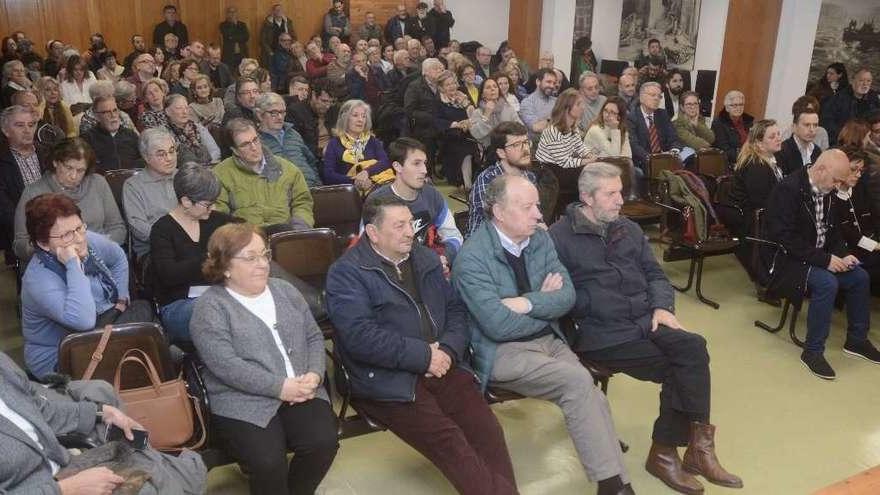 Un momento de la asamblea que el PSdeG-PSOE celebró ayer en la Residencia de Estudiantes de Pontevedra. // Rafa Vázquez