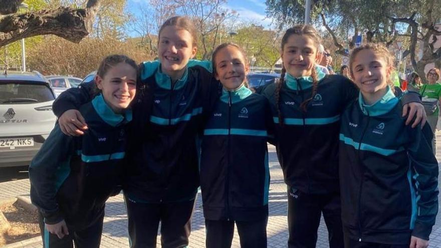 Cinco jugadoras del Ciudad de Córdoba suben al podio en el Campeonato de España mini