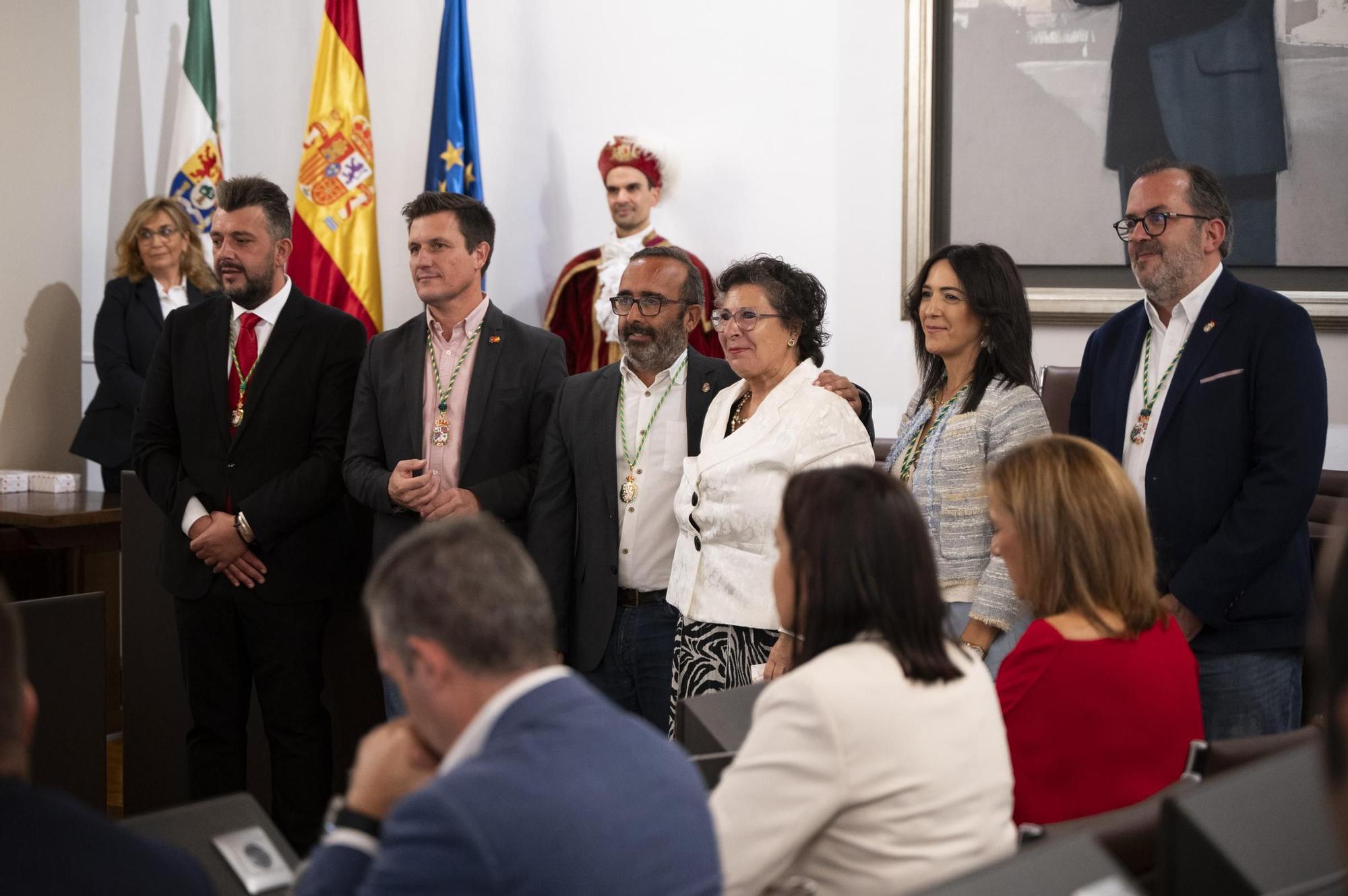 Fotogalería | Homenaje de la Diputación de Cáceres a 31 trabajadores jubilados y tres que han fallecido en el último año
