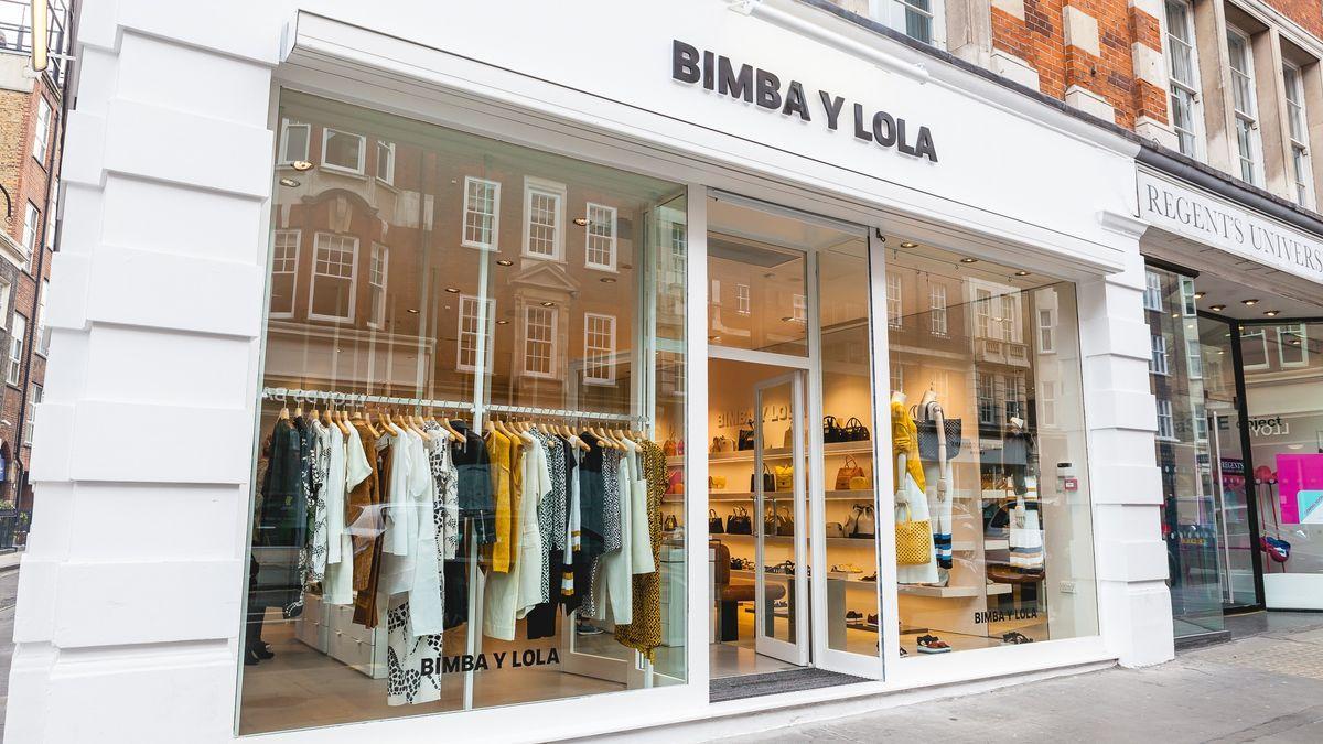 Escaparate de una tienda de Bimba y Lola en Londres.