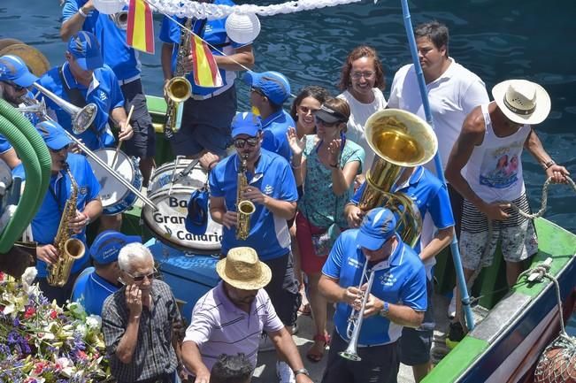 Procesión marítima de la Virgen del Carmen ...