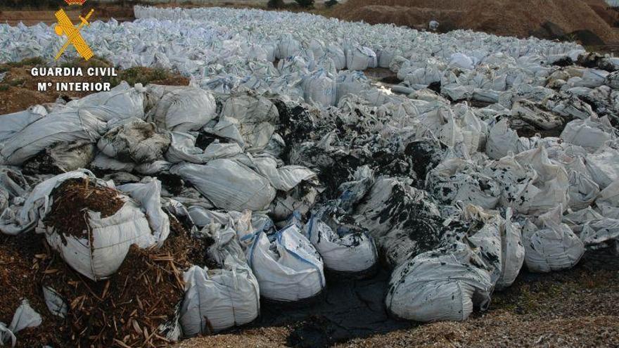 Detectados vertidos altamente tóxicos de una empresa de Ejea en un arroyo