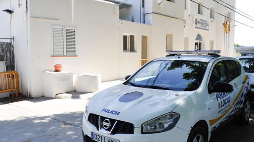 Los hechos ocurrieron en agosto de 2013; en la imagen el retén de la Policía Local de Sant Antoni.