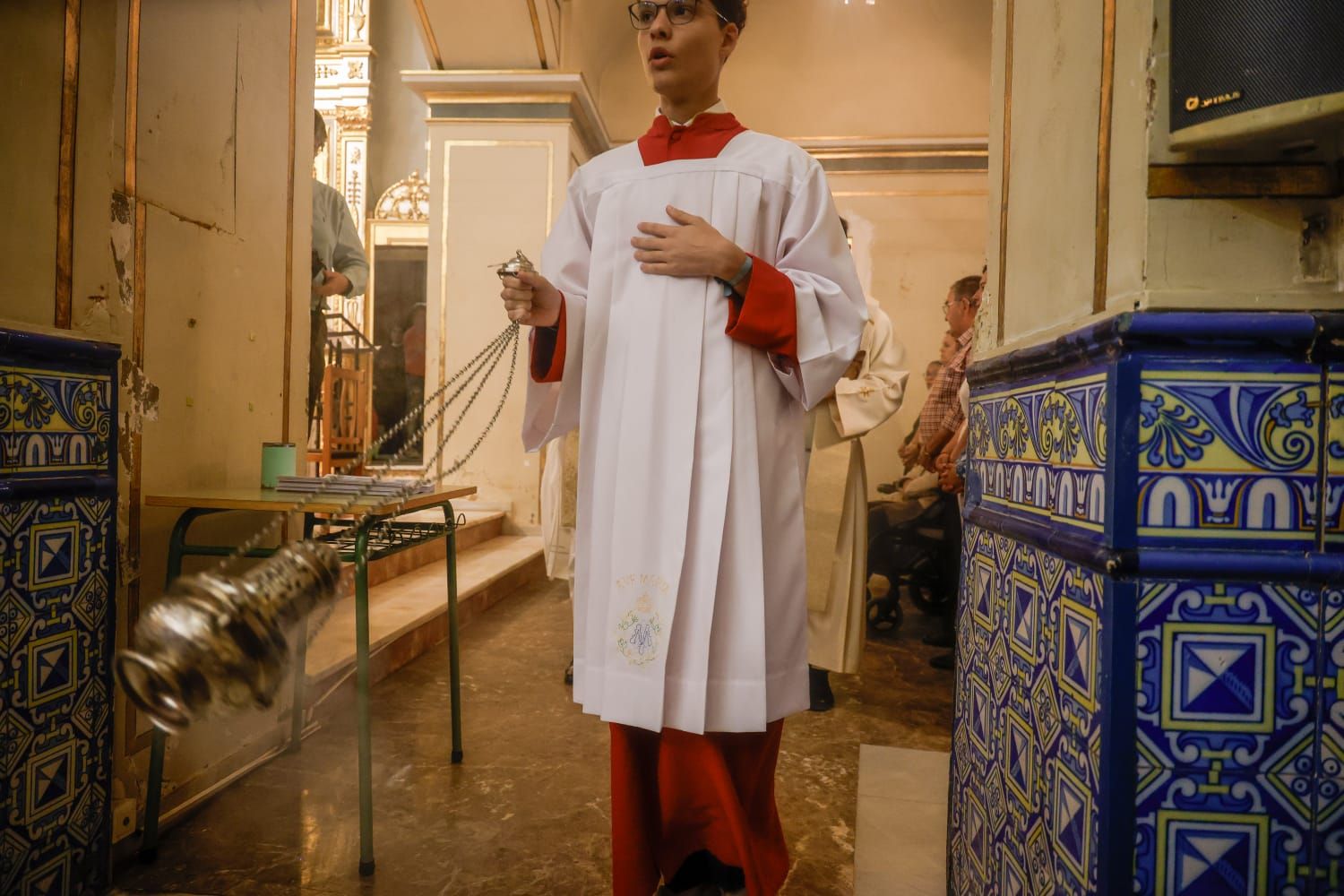 Primera misa en la parroquia de Picanya tras el paso de la dana