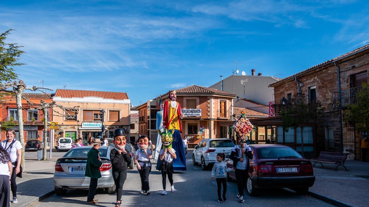 GALERÍA | Tábara honra a San Mamés y San Blas el Lunes de Pascua